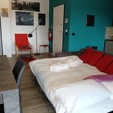Kind Park - Sleek Apartment With Terrace & Parking Bari Luaran gambar
