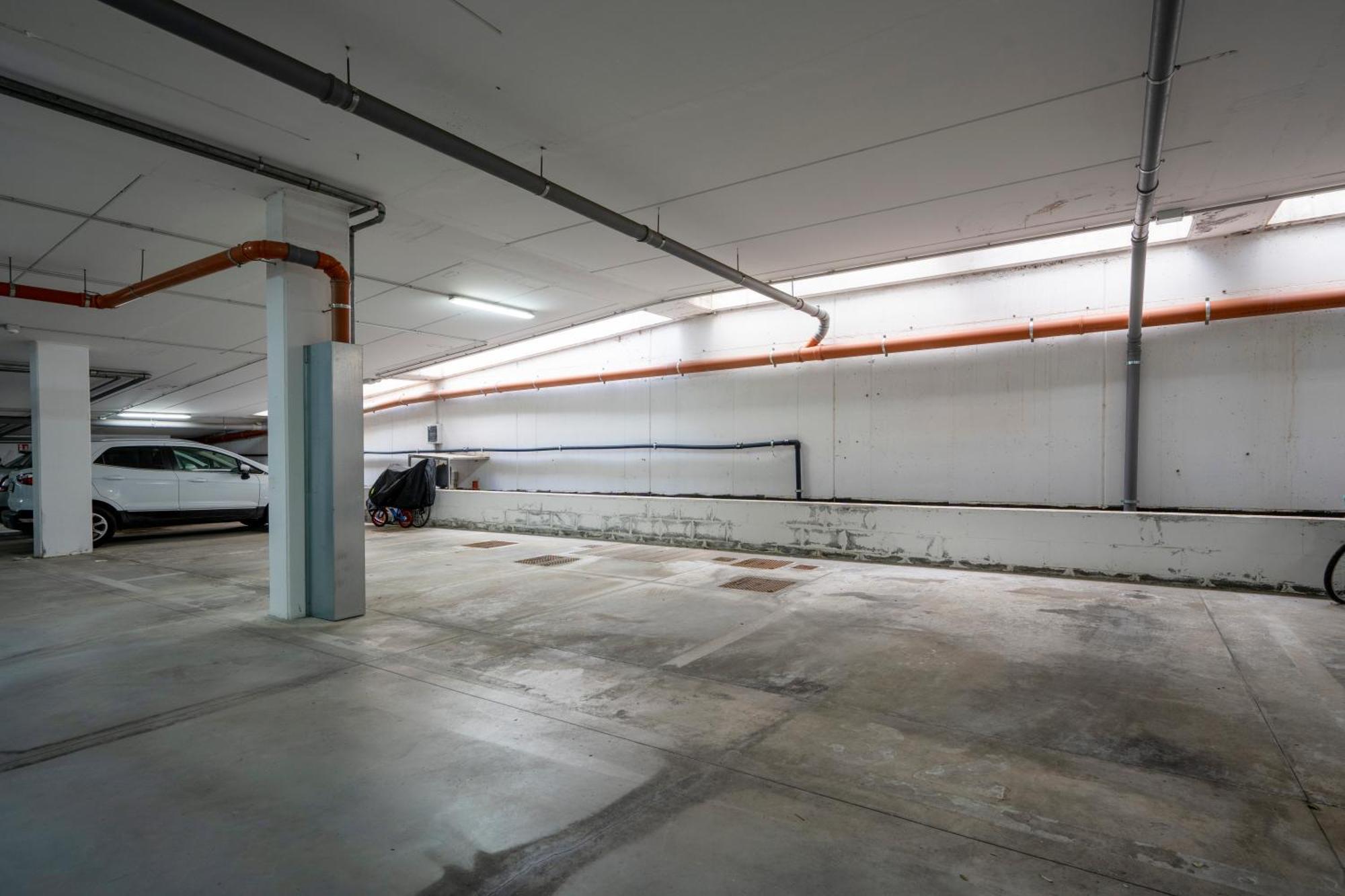 Kind Park - Sleek Apartment With Terrace & Parking Bari Luaran gambar