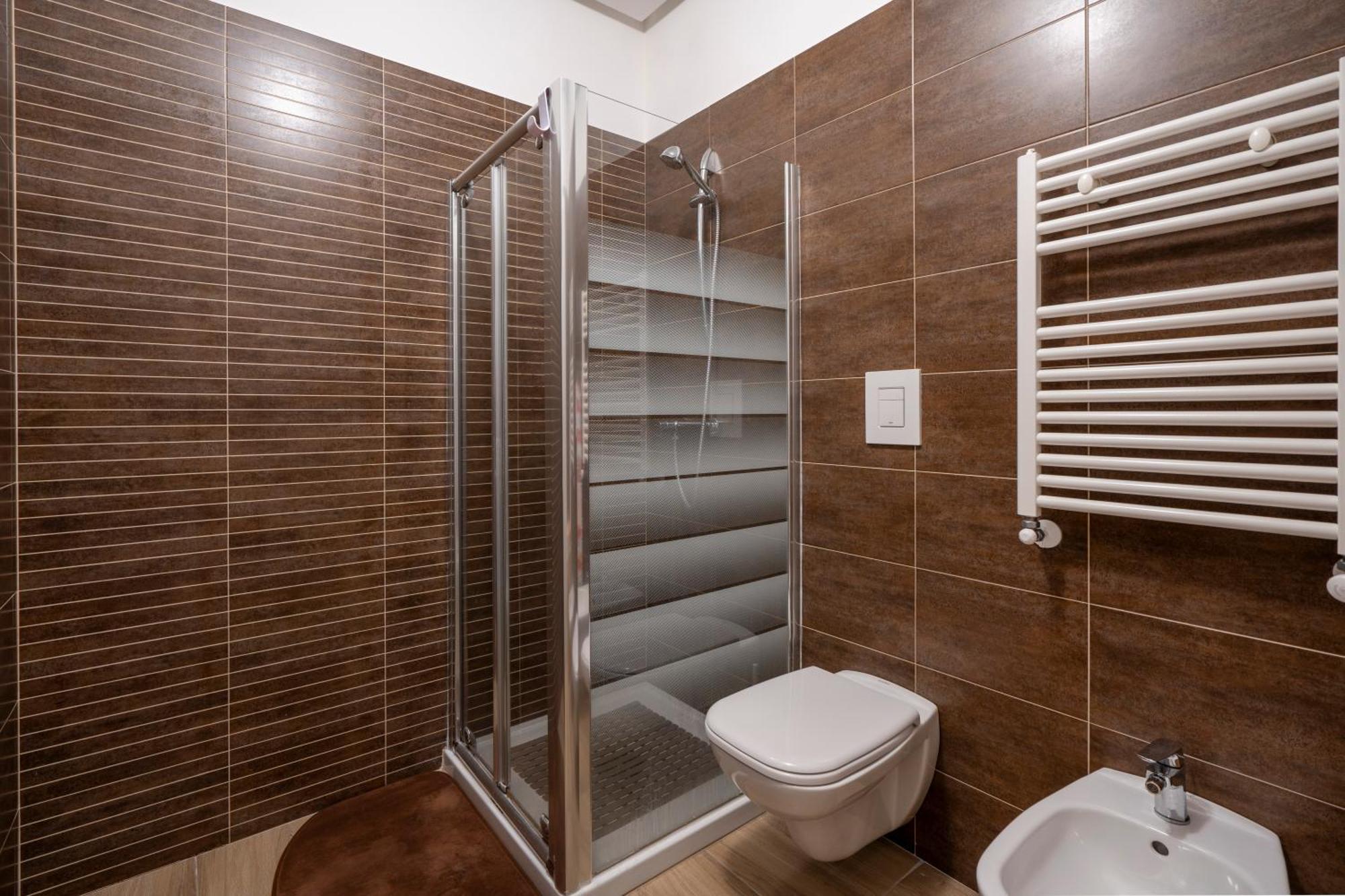 Kind Park - Sleek Apartment With Terrace & Parking Bari Luaran gambar