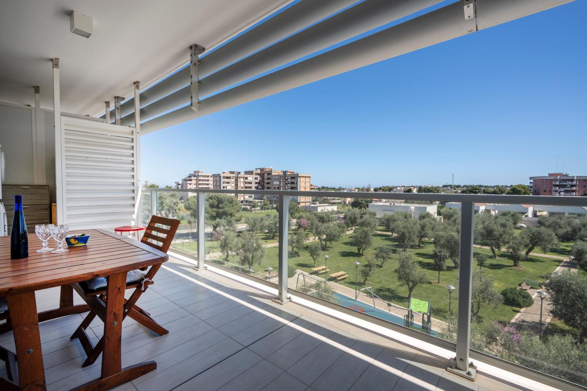 Kind Park - Sleek Apartment With Terrace & Parking Bari Luaran gambar
